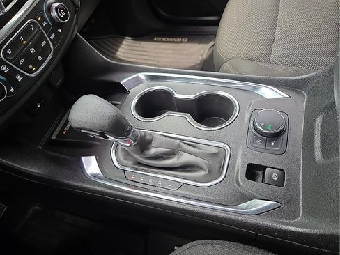 Certified 2023 Chevrolet Traverse LT FWD image 17