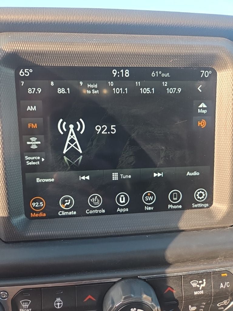Used 2022 Jeep Gladiator Mojave w/ Cold Weather Group AWD/4WD image 17