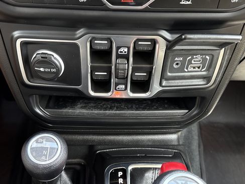 Used 2023 Jeep Wrangler Unlimited Sport AWD/4WD image 25