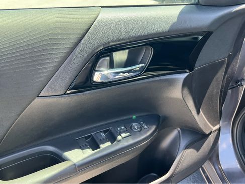 Used 2017 Honda Accord LX image 20