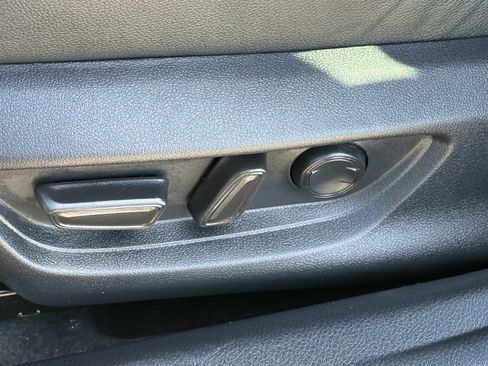 Used 2025 Toyota Camry SE w/ Convenience Package FWD image 28