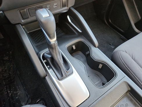 Used 2023 Nissan Frontier SV image 12