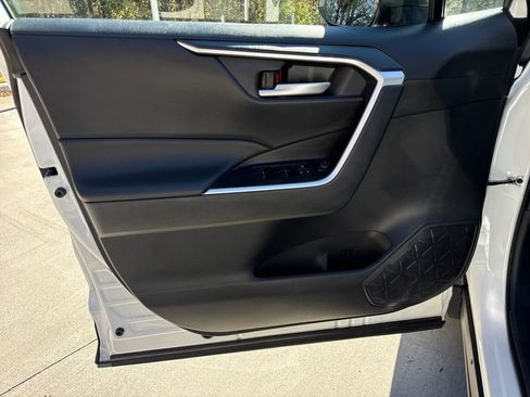 Used 2025 Toyota RAV4 XLE image 14