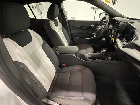 Used 2024 Chevrolet Trax RS w/ Driver Confidence Package image 24