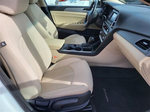 Used 2019 Hyundai Sonata SEL w/ Tech Package 02 image 8