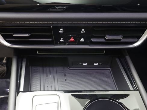 New 2026 Volkswagen Atlas SE image 12