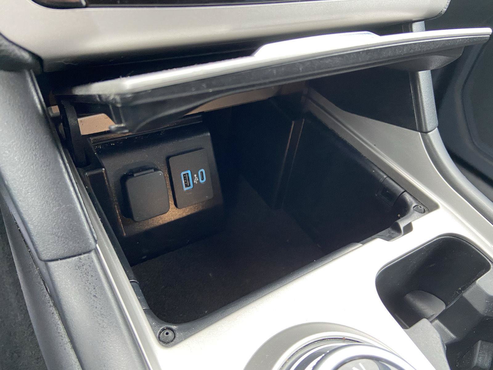 Used 2023 Ford Explorer XLT AWD/4WD image 33
