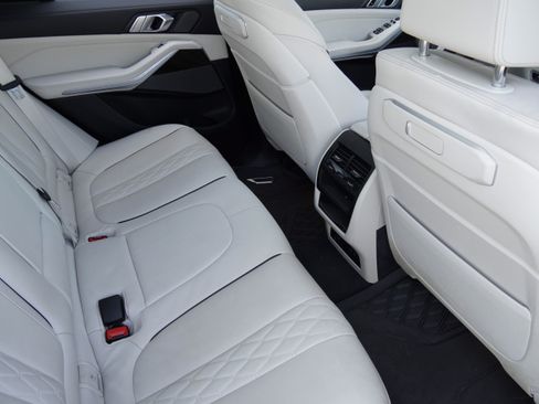 Certified 2024 BMW X5 xDrive40i w/ M Sport Package AWD/4WD image 32
