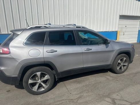 Used 2019 Jeep Cherokee Limited AWD/4WD image 6