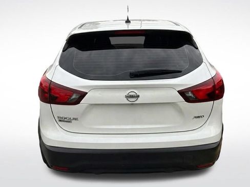 Used 2018 Nissan Rogue Sport S AWD/4WD image 3