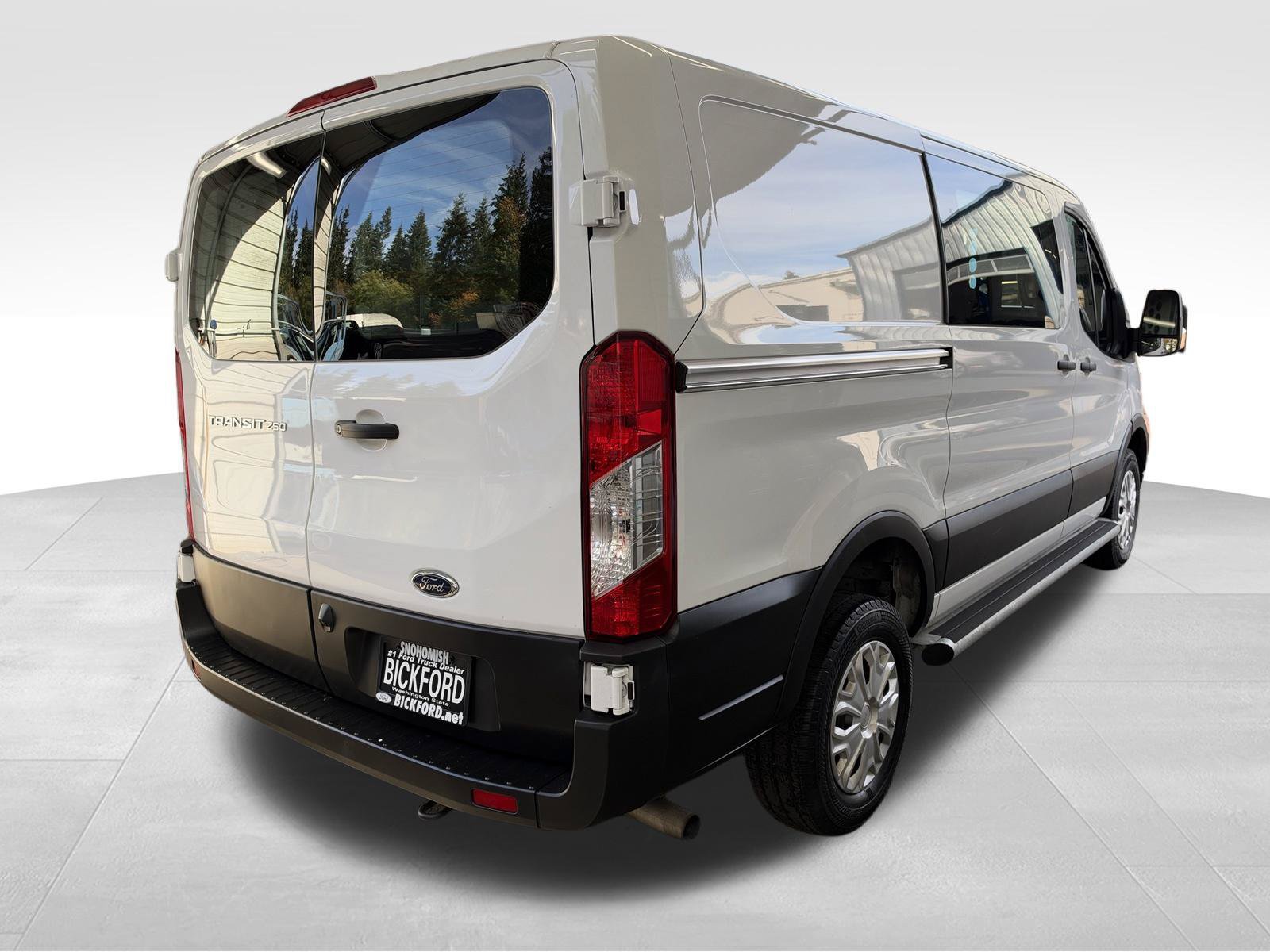 Used 2025 Ford Transit 250 Low Roof w/ Exterior Upgrade Package RWD image 6