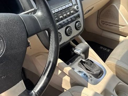 Used 2008 Volkswagen Eos Komfort FWD image 15