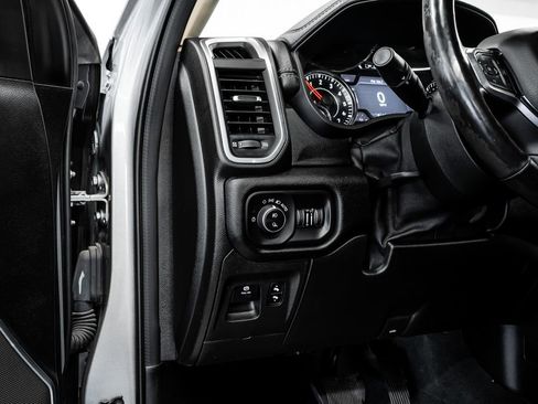 Used 2019 RAM 1500 Laramie image 22