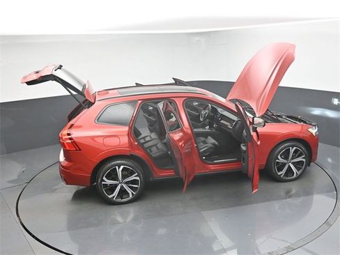 Used 2023 Volvo XC60 B5 Ultimate w/ Climate Package image 48