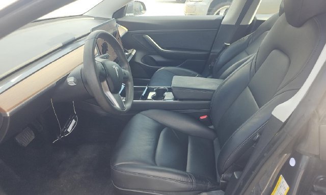 Used 2020 Tesla Model 3 Standard Range RWD image 3