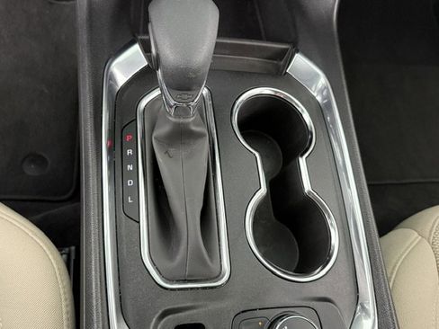 Used 2023 Chevrolet Traverse LS image 8