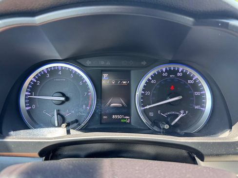 Used 2019 Toyota Highlander XLE w/ Carpet Mat Package (TMS) AWD/4WD image 22