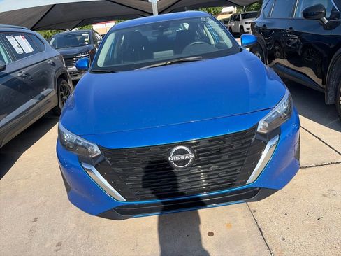 Certified 2025 Nissan Sentra SV FWD image 18