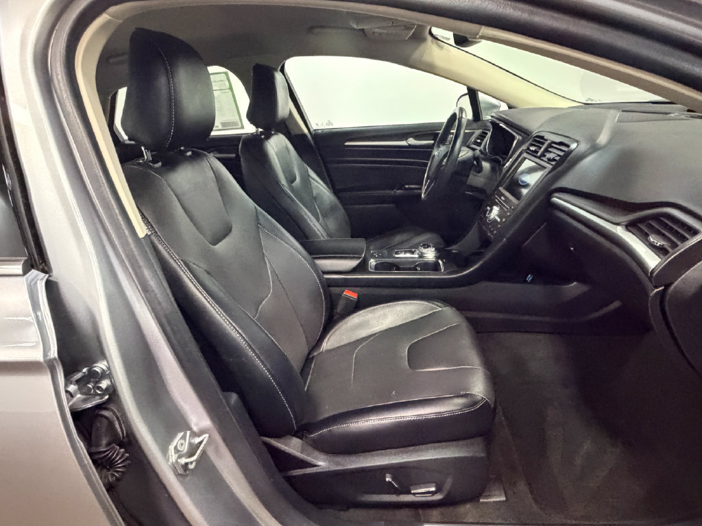 Used 2020 Ford Fusion Energi Titanium FWD image 13