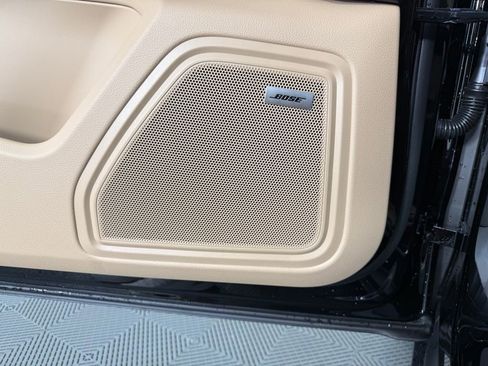 Certified 2025 Porsche Macan image 25