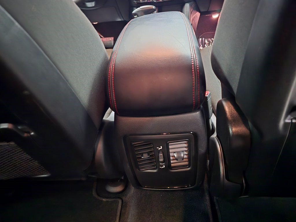 Used 2025 Dodge Durango GT RWD image 34