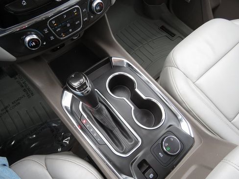 Used 2019 Chevrolet Traverse LT w/ LT Premium Package image 27