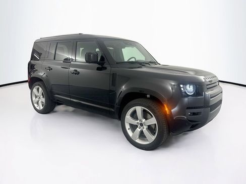 New 2026 Land Rover Defender 110 X-Dynamic SE image 3