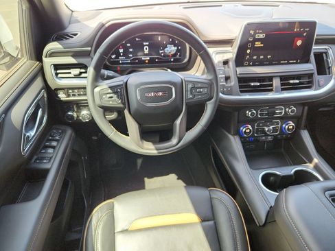 Used 2023 GMC Yukon XL AT4 AWD/4WD image 10