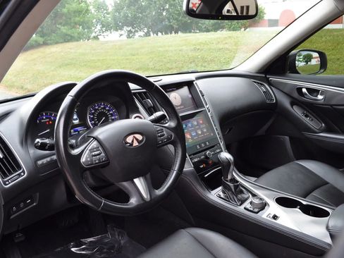 Used 2017 INFINITI Q50 2.0t w/ Moonroof Package image 6