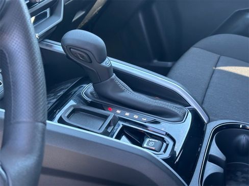 Used 2024 Chevrolet Colorado W/T w/ Technology Package image 12