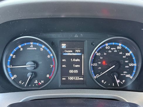 Used 2018 Toyota RAV4 LE AWD/4WD image 23