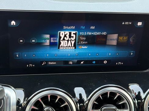 Certified 2023 Mercedes-Benz GLB 250 image 21