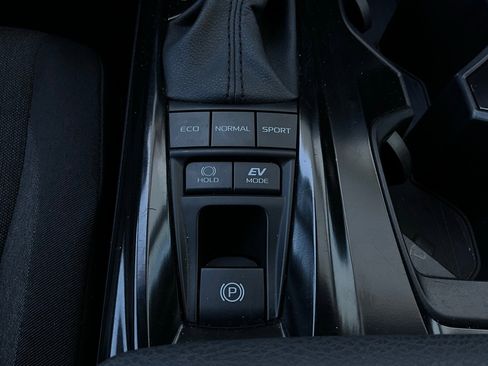 Used 2025 Toyota Camry LE image 22