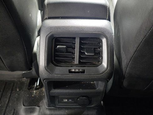 Used 2022 Volkswagen Tiguan SE FWD image 13