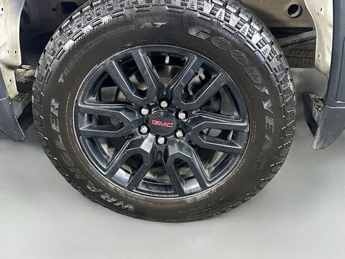Used 2022 GMC Sierra 1500 Elevation w/ Elevation Premium Package AWD/4WD image 29