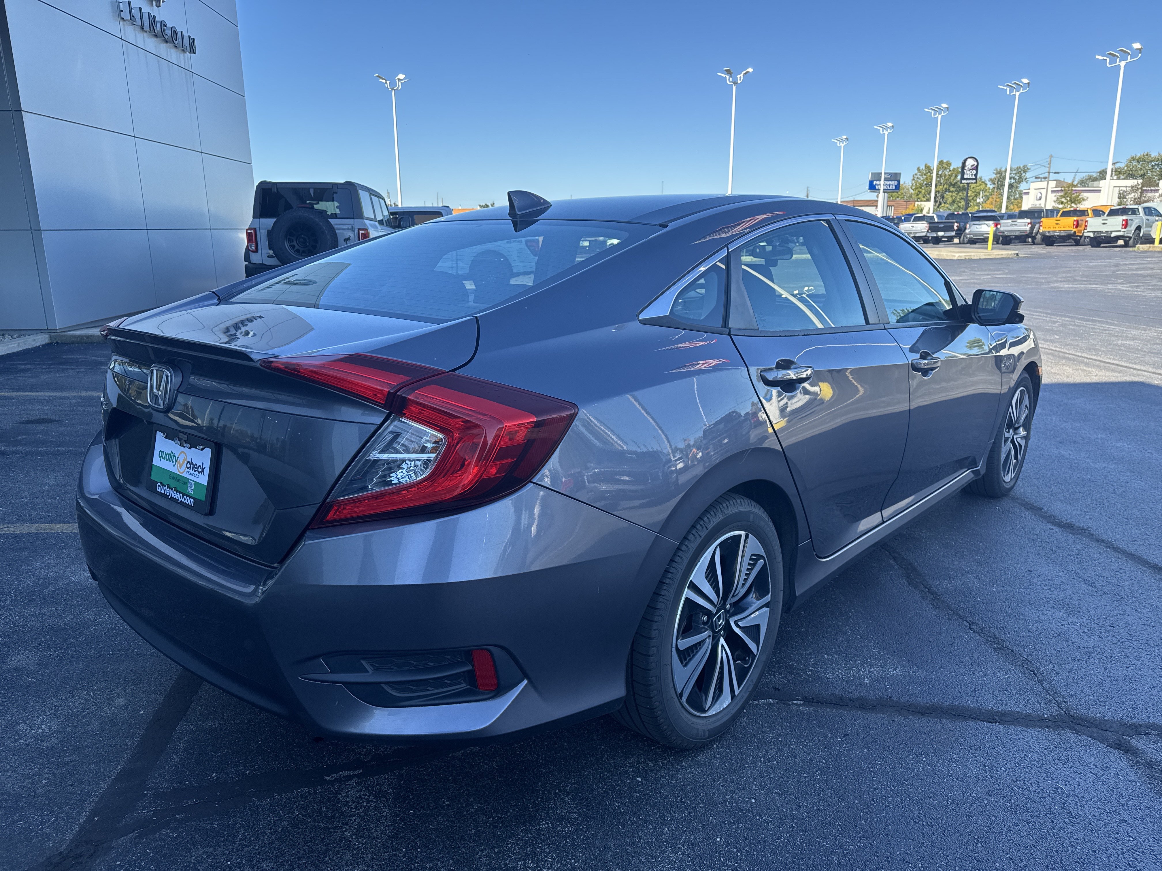 Used 2017 Honda Civic EX-T image 8