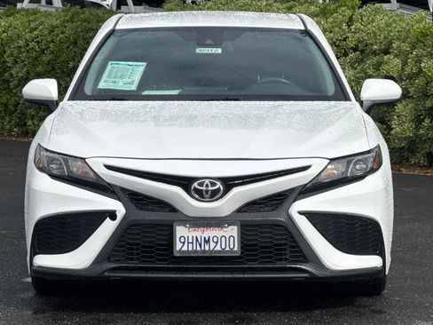 Used 2021 Toyota Camry SE FWD image 9