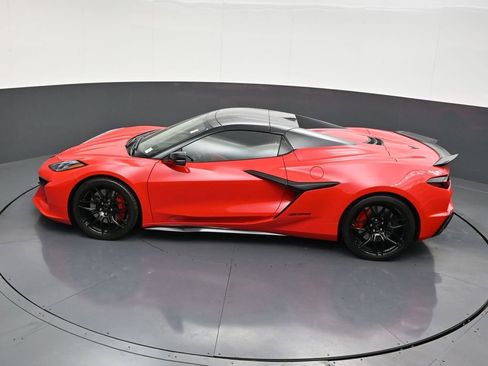 Used 2025 Chevrolet Corvette Z06 w/ Stealth Interior Trim Package image 15