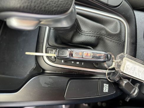 Used 2025 Kia Soul LX w/ LX Technology Package image 22