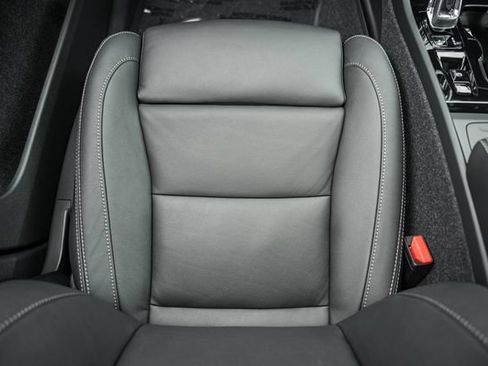New 2026 Volvo XC40 B5 Plus w/ Climate Package AWD/4WD image 33