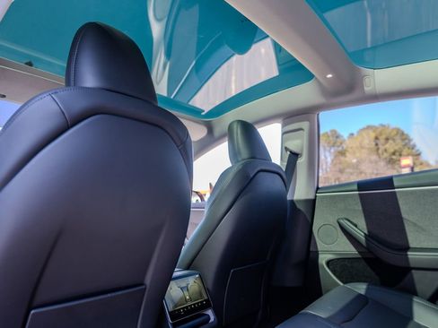 Used 2024 Tesla Model 3 Standard Range image 18