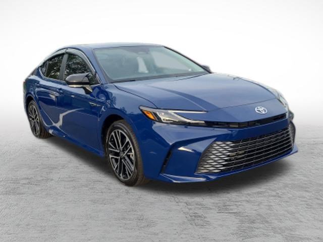 Used 2026 Toyota Camry XLE AWD/4WD image 3