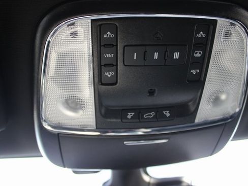 Used 2018 Jeep Grand Cherokee Limited image 13