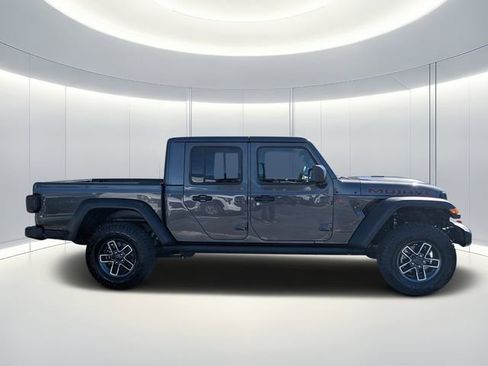 Used 2025 Jeep Gladiator Mojave w/ Technology Group image 3