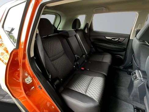 Used 2019 Nissan Rogue SV AWD/4WD image 22