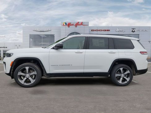 New 2026 Jeep Grand Cherokee L Limited AWD/4WD image 2
