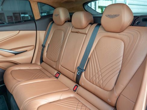 Used 2021 Aston Martin DBX image 34
