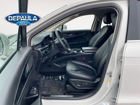 Used 2022 Lincoln Nautilus AWD w/ Premium Package image 11