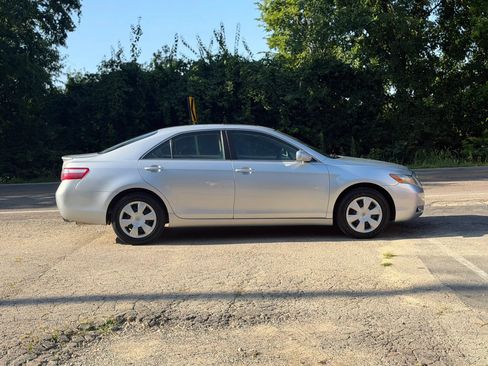 Used 2007 Toyota Camry LE FWD image 4