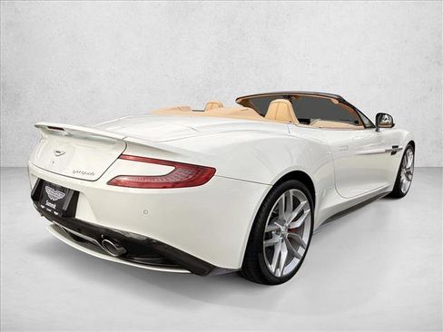 Used 2017 Aston Martin Vanquish Volante image 3